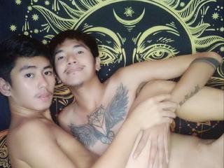 Alter: 28 / Skorpion - Alter:  / schlank - Geschlecht: Paar - Ausrichtung: homosexuell - Haare: schwarz / kurz - Piercing: Gesicht - bewebmaster-Alter:  - Hautfarbe: asiatisch - Augen: braun - Rasur: teilrasiert